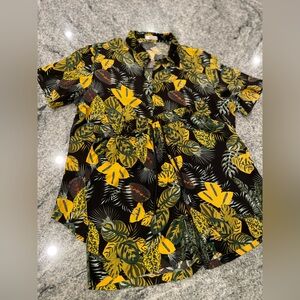 Mens | Medium | Cruise Set | Button Down Shirt | Elastic Shorts | Hawaiian Print